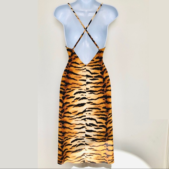 F21⚡️Tiger Print Crisscross Back Midi Dress_S(4-6) - Picture 4 of 8